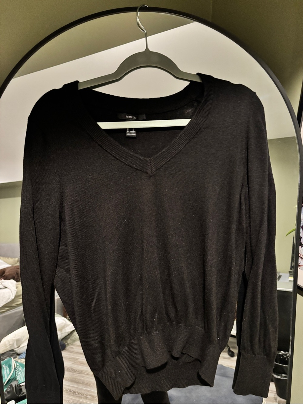 Forever 21 Black V-Neck Pullover Sweater